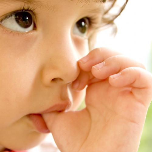 Succion du pouce chez l'enfant
